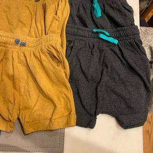 6 pairs of cat and jack toddler shorts, size 2T